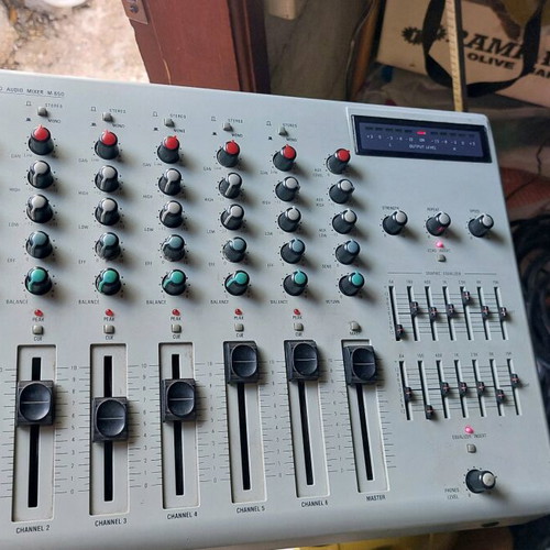Pro2 M650 mixer used, 14 inputs, 7-band equalizer