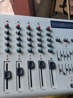 Pro2 M650 μίκτης μεταχειρισμένος, 14 εισόδους, 7 ζώνες equalizer