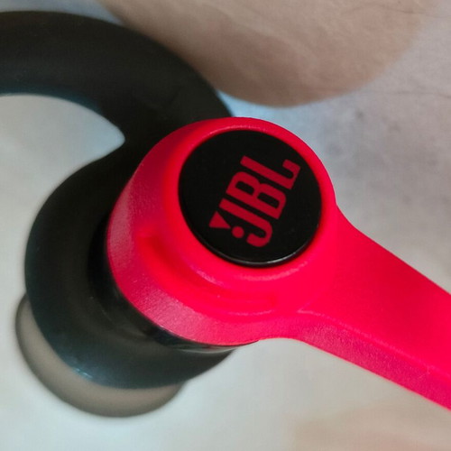JBL Synchros Reflect In-Ear Sport Headphones wired, new, red