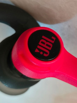JBL Synchros Reflect In-Ear Sport Headphones wired, new, red