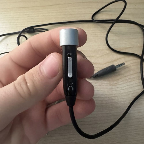 Wired Handsfree Headphones like new with Microphone and Volume Control