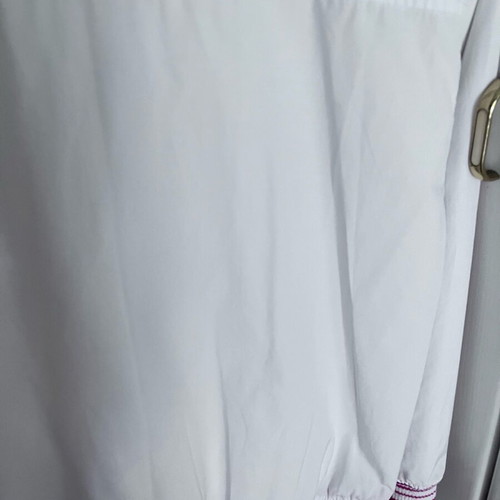 College jacket white Medium like new with zippered pockets