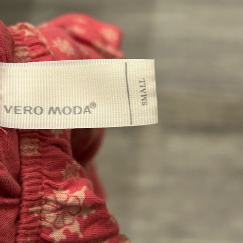 Vero Moda red t-shirt like new, size S