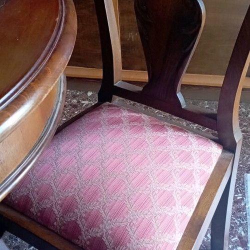 English antique dining table set like new with six chairs