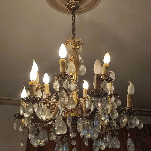 Crystal chandelier used with two smaller lamps