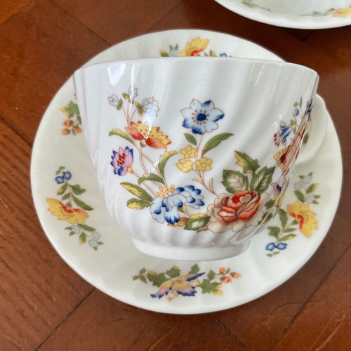 Aynsley Cottage Garden tea set 12 pcs bone china like new