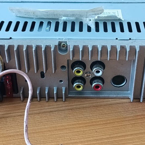 Car radio like new with 4.1 inch TFT LCD and Bluetooth