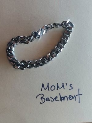 Short bracelet chain like new
