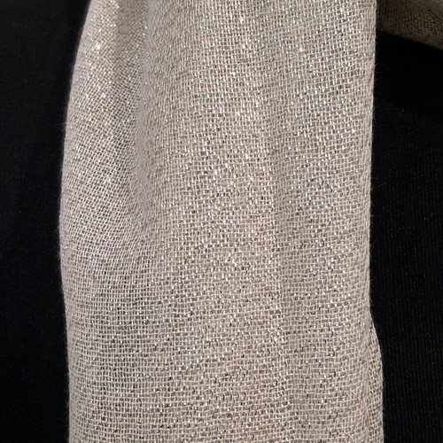 Scarf like new with golden details gold color