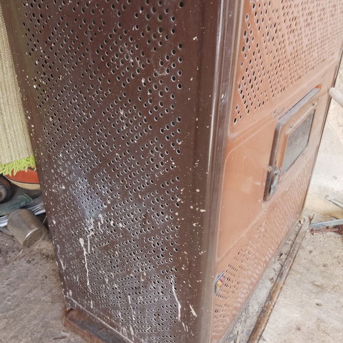 Oil stove used, electric, functional in good condition