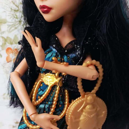 Monster High Cleo de Nile Frights Camera Action doll like new