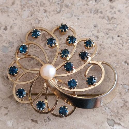 Vintage pin