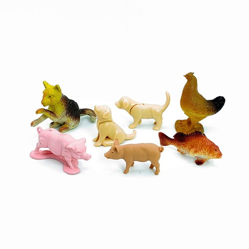 Vintage animal figures 7 pieces like new