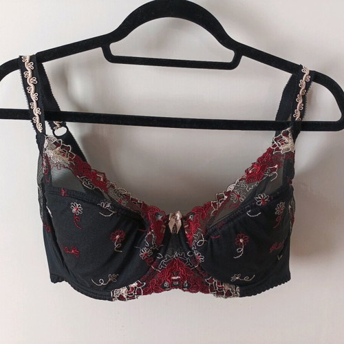 Bra with 90D padding black with embroidered flowers like new