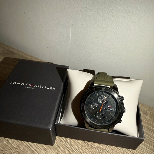 Tommy Hilfiger Khaki Strap 44mm watch like new