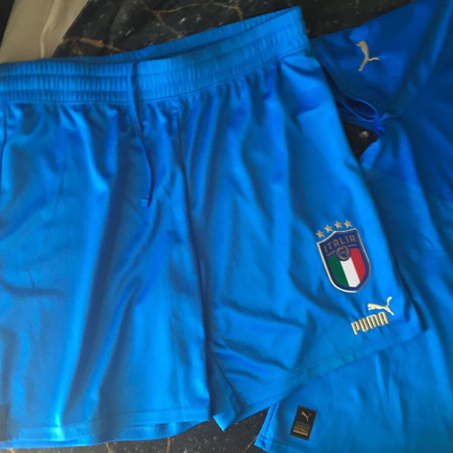 Italy 22 Zaniolo football jersey and shorts, size L