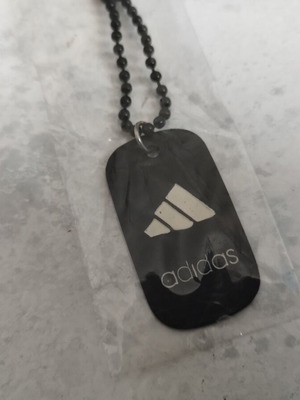 Adidas κρεμαστό μενταγιόν μαύρο καινούργιο unisex