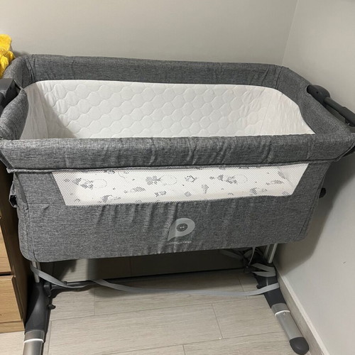 Baby cot like new