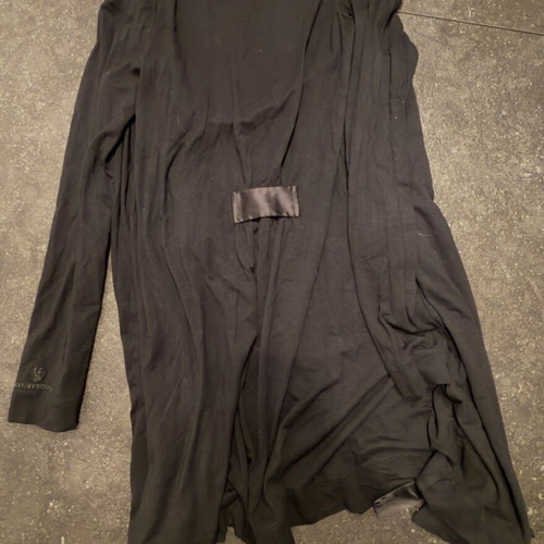 Venus Victoria night robe size M like new, black