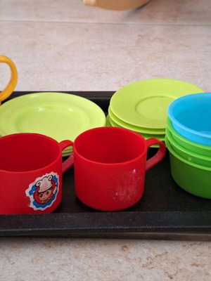 Toy set tray, plates, cups and jug 18 pcs like new