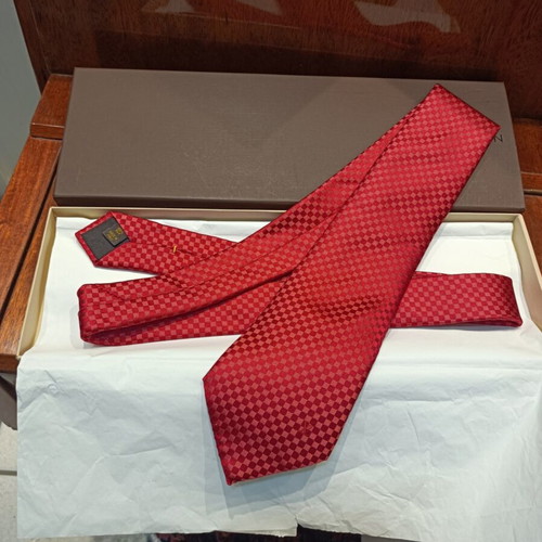 Louis Vuitton tie new, red and pink