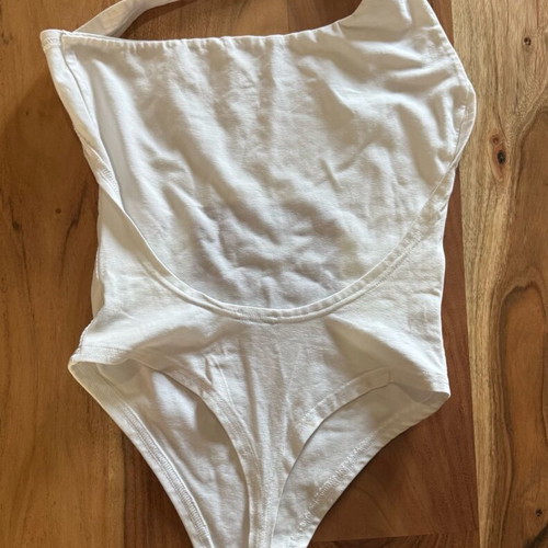 The C Edition white top like new, size S