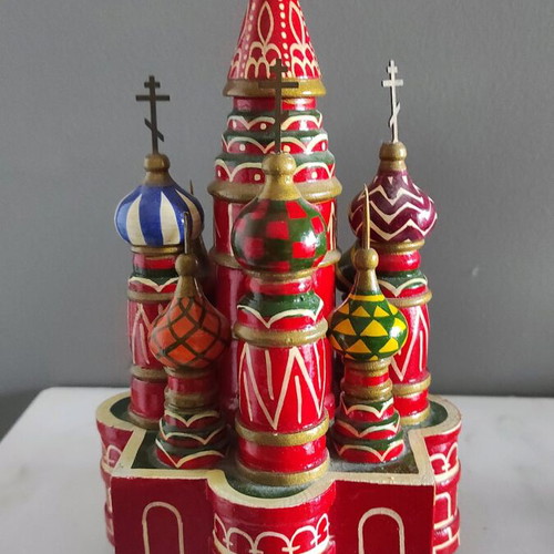 Vintage Saint Basil's Cathedral music box like new