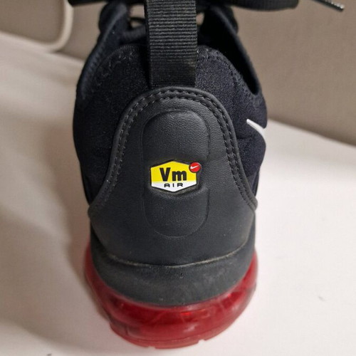 Nike Vapormax Plus athletic shoes like new, size 45.5, black