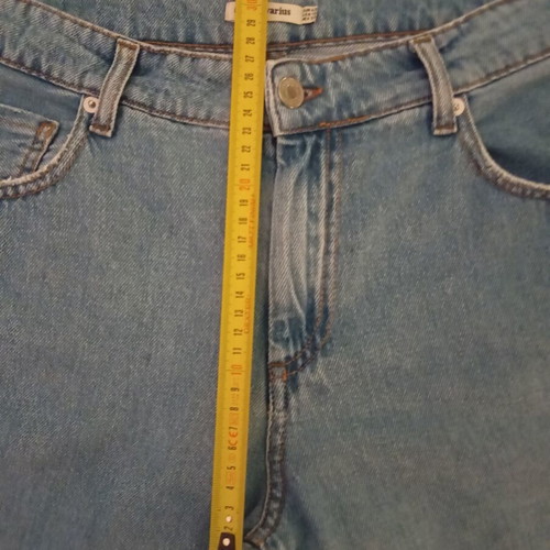 Stradivarius summer cropped jeans with ruffles, like new, large