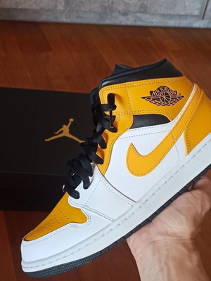 Jordan 1 Mid University Gold καινούργιο παπούτσι μέγεθος 44 κίτρινο