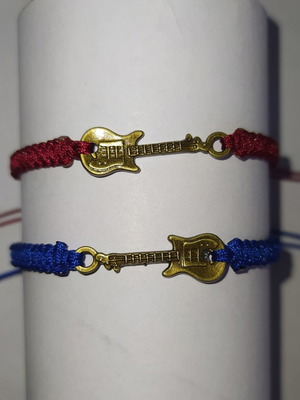 Macrame bracelet with bronze electric guitar element new, in red and blue