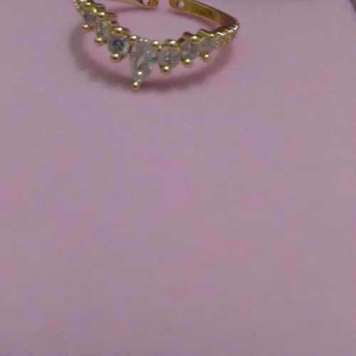 Gold-plated adjustable ring with zirconia new in gift box