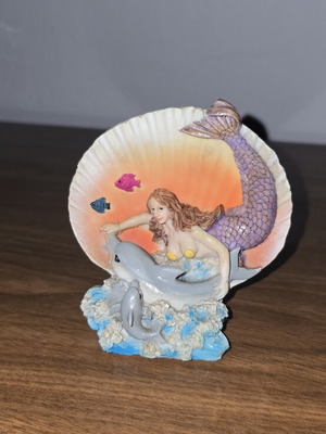 Mermaid Figurine with Dolphins in Shell resin decoration like new