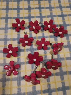 Pink Pvc Leroy knobs like new