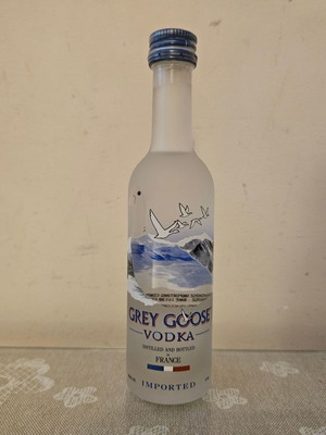 Grey Goose vodka miniature 50ml new