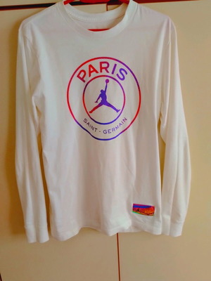 Paris Jordan μπλούζα μακρυμάνικη σαν καινούργια, μέγεθος Medium