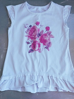 Dress used with frill and print, white multicolor