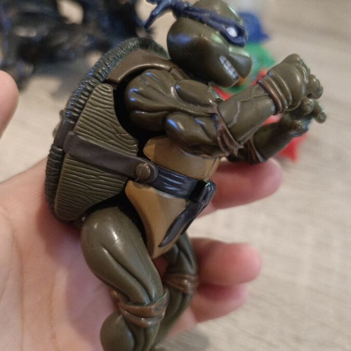 Donatello collectible figure 2003 like new, missing weapons