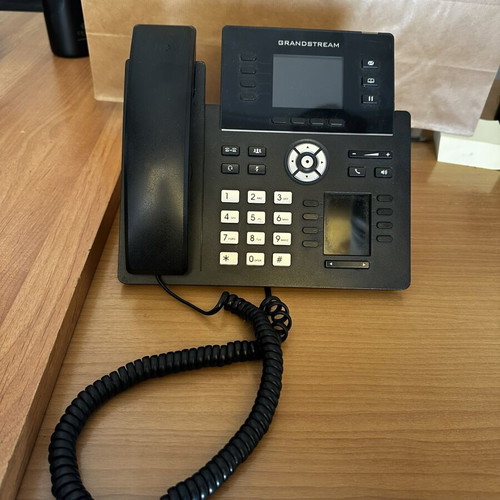 Grandstream GRP2614 IP Phone like new, wired, black