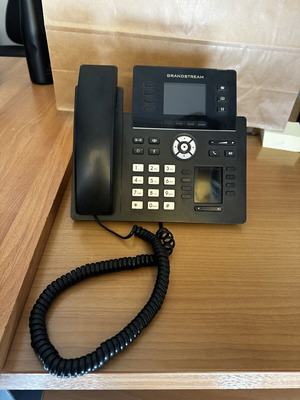 Grandstream GRP2614 IP Phone like new, wired, black