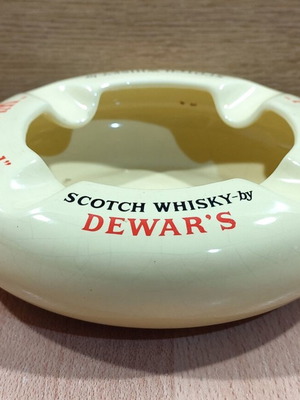 Dewar's scotch whisky old promotional ceramic ashtray used