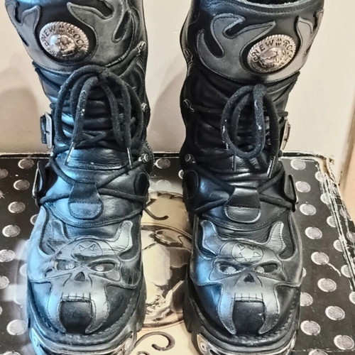 New Rock M-107 Reactor boots like new, size 42, black