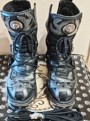 New Rock M-107 Reactor boots like new, size 42, black