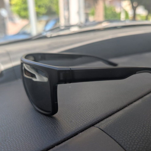 Red Raven Maverick Unisex Sunglasses with Black Frame and Silver Mirror Lens new