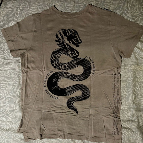 Tshirt Taylor Swift Reputation Tour like new, size M