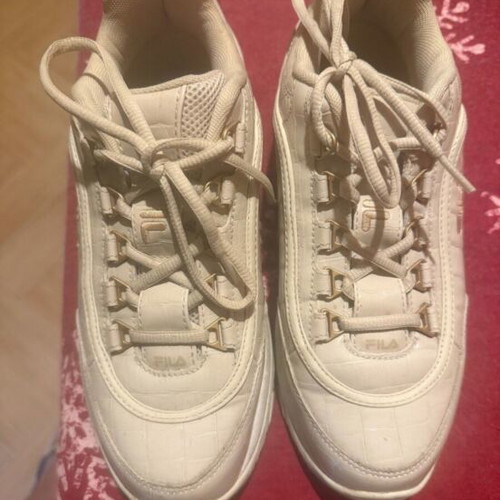 sports shoes