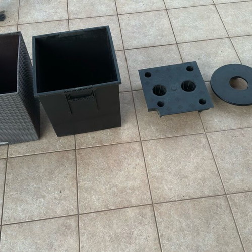 Lechuza Cube Cottage 40 self-watering planter used, brown