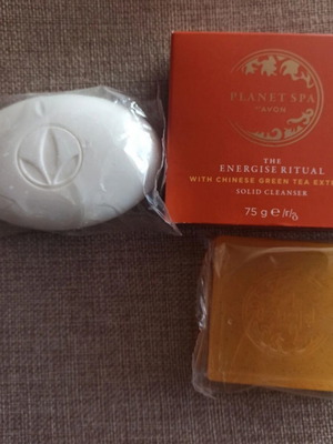 Face and body soaps new, Avon and Herbal, set of 2