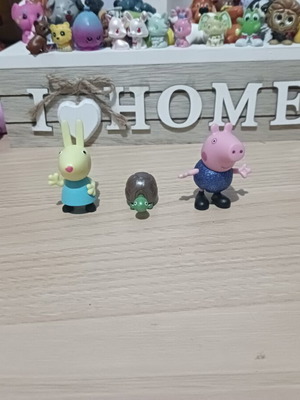 Peppa Pig Figurines set of 3 like new