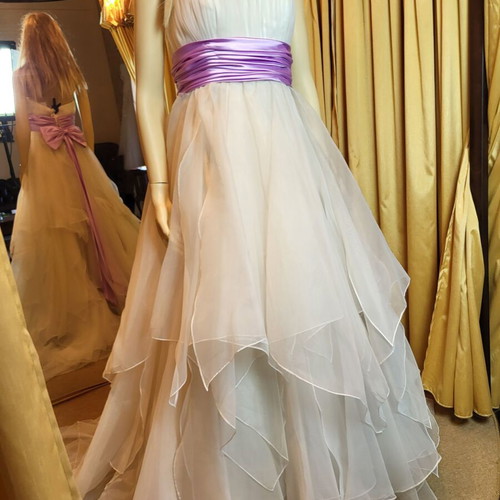 Wedding dress used white organza with lilac belt and bow